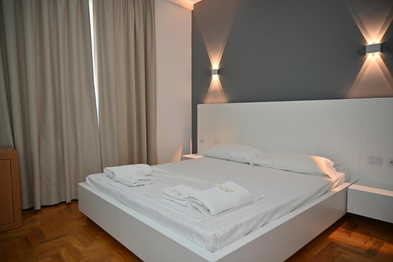 Thea Hotel Вльора Екстер'єр фото